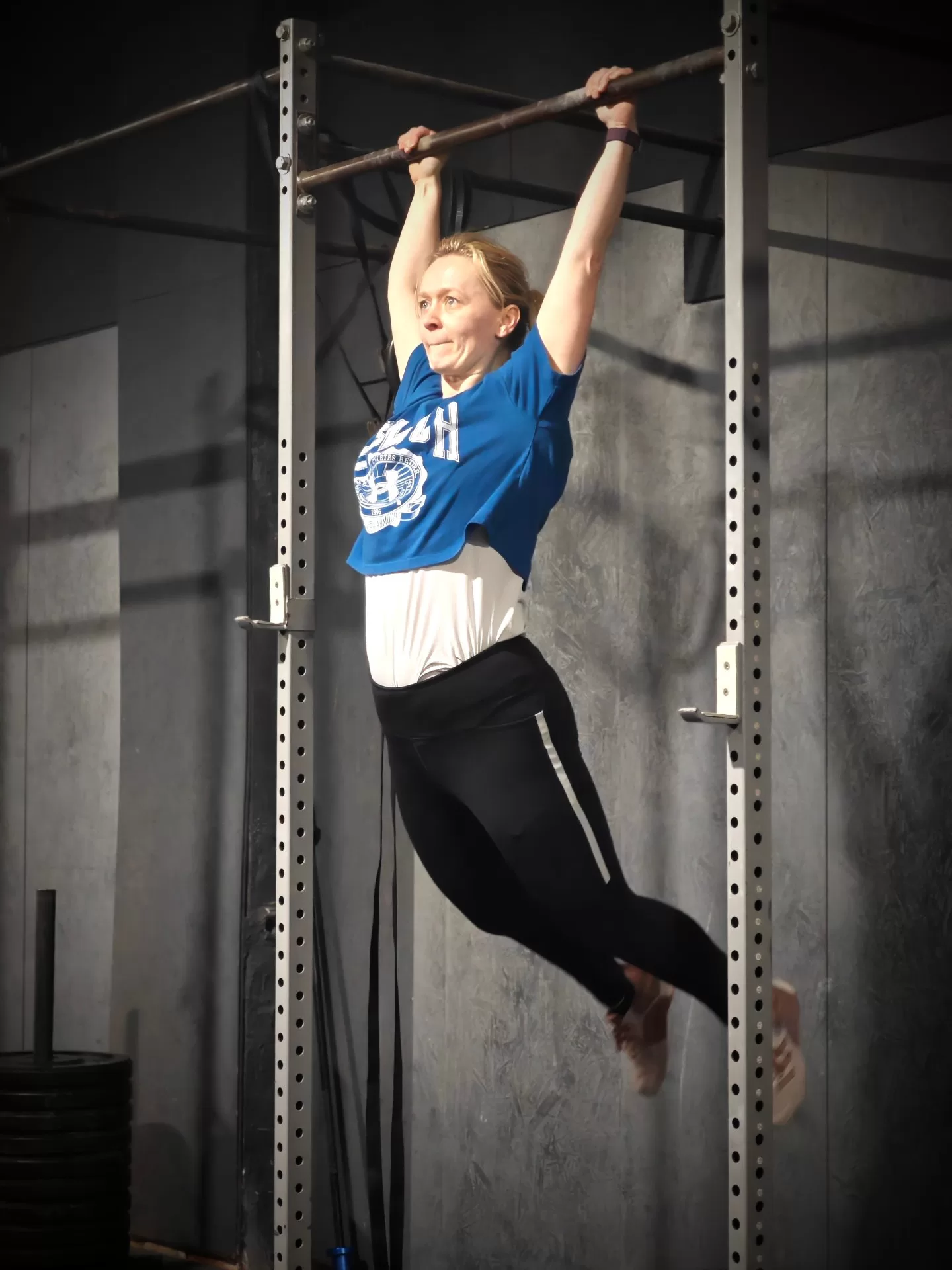 Kipping am Reck im Turn- und Athletiktraining