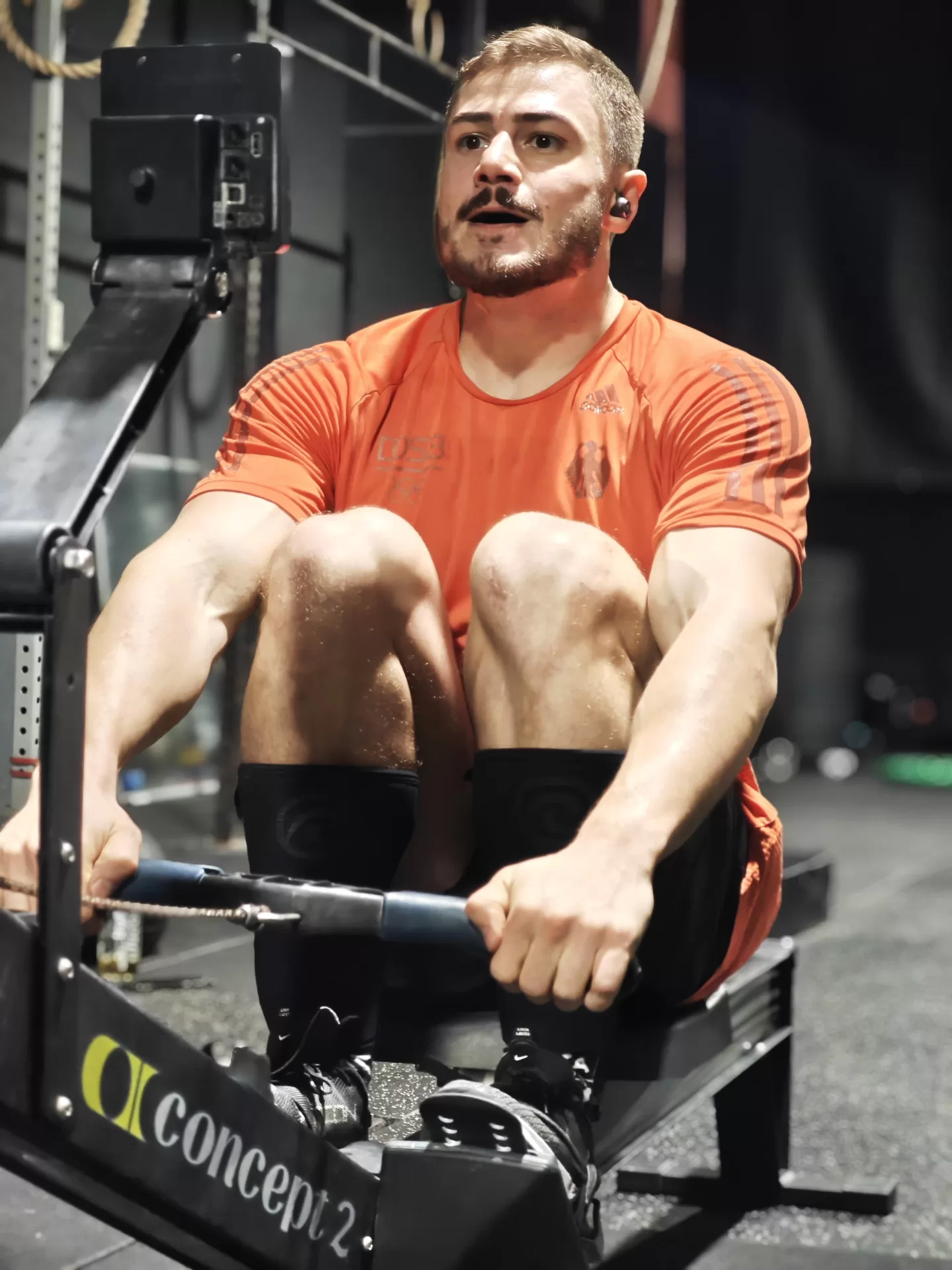 Vollgas am Ruderergometer im Workout