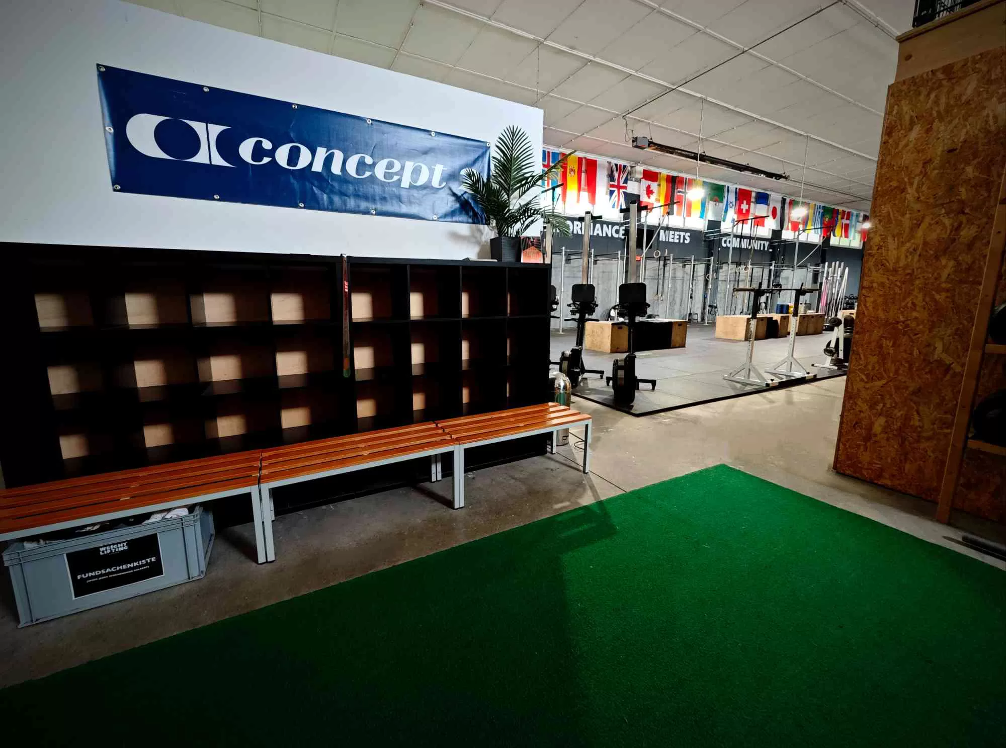 Eingangsbereich mit Concept2-Banner