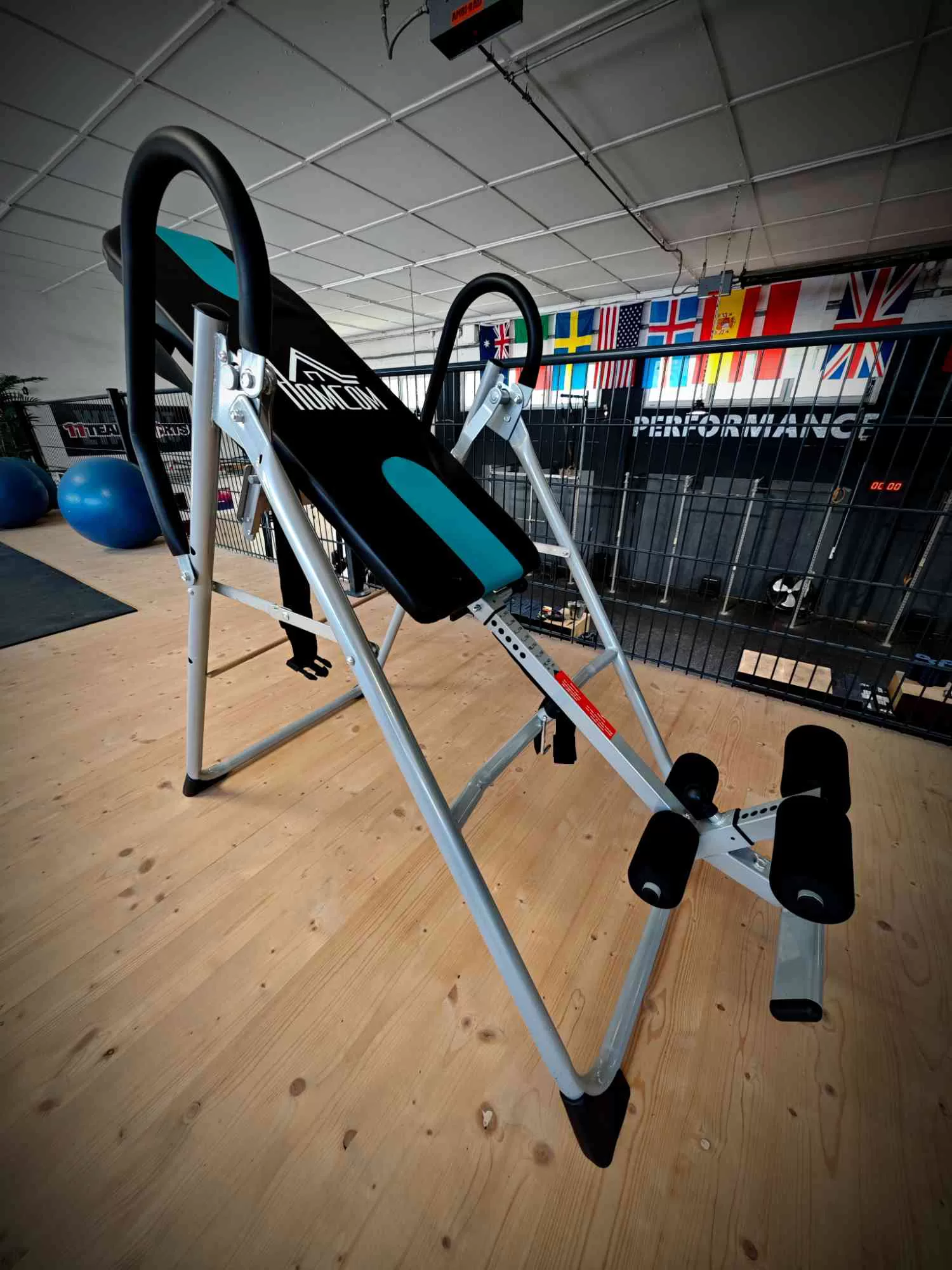 Inversion Bench im sporttherapeutischen Bereich
